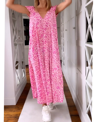 Véronique | Long dress with a V-neck in a leopard print with short sleeves