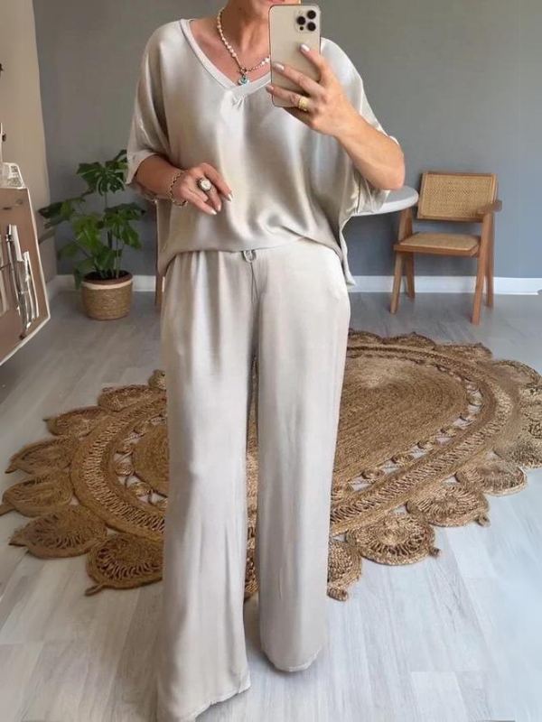 Elena | Casual two-piece set with a round neckline