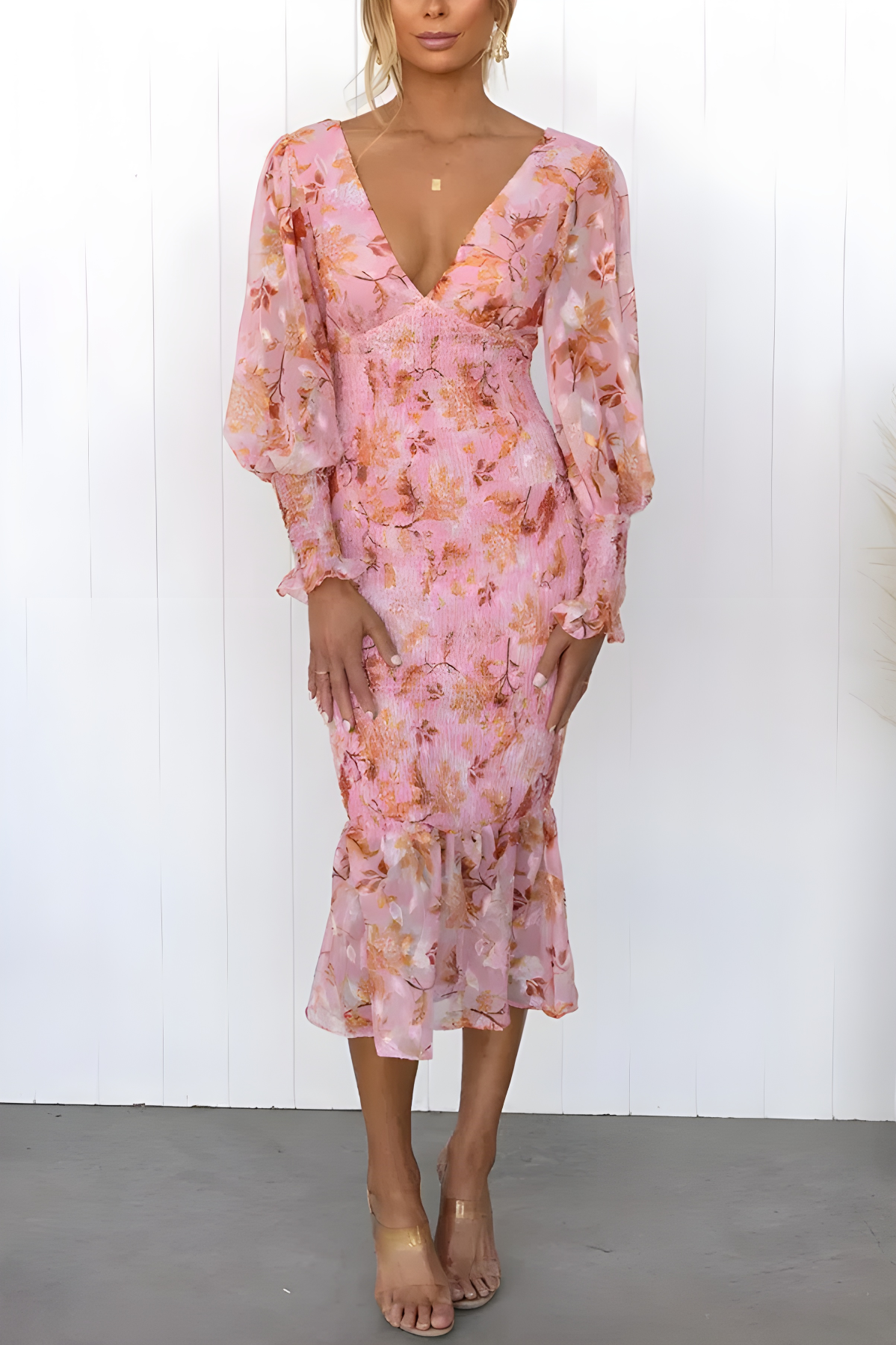 Elegant Women's Dress - Timeless Design - Perfect for Events