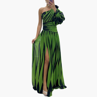 Carla – Elegant Maxi Dress with One Strap and Stripe Pattern