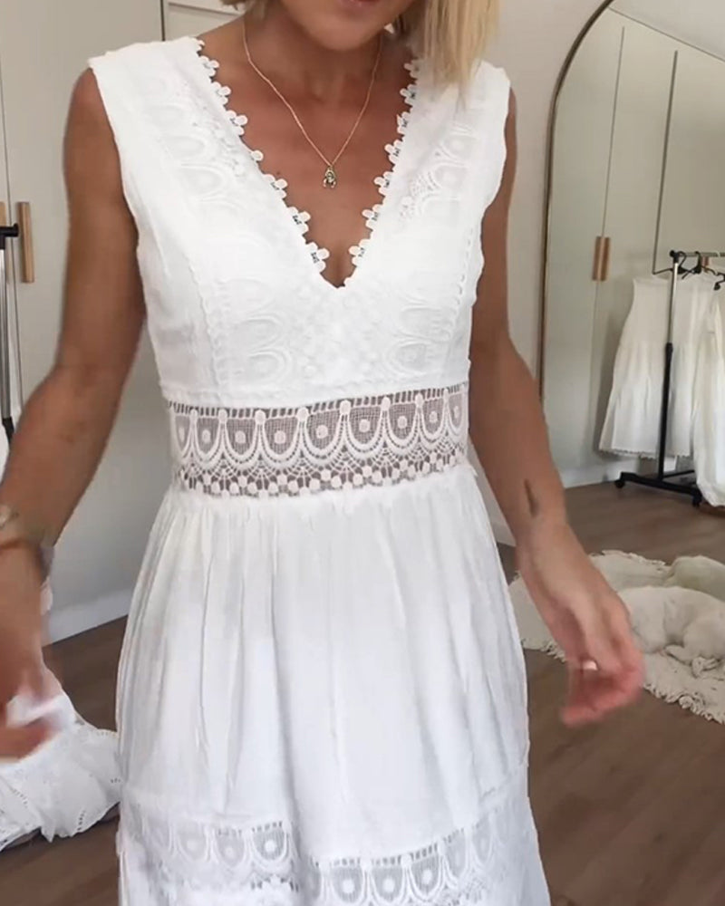 Ewelina | Lace Dress with V-Neck