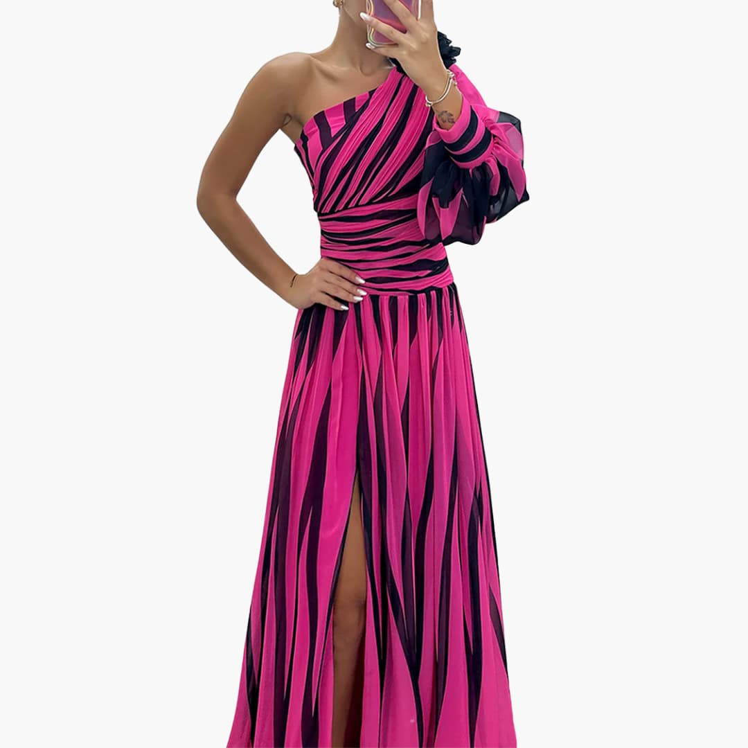 Carla – Elegant Maxi Dress with One Strap and Stripe Pattern
