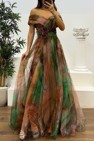Jinnie - Maxi dress made of tulle with feathers, pleats, and a slit