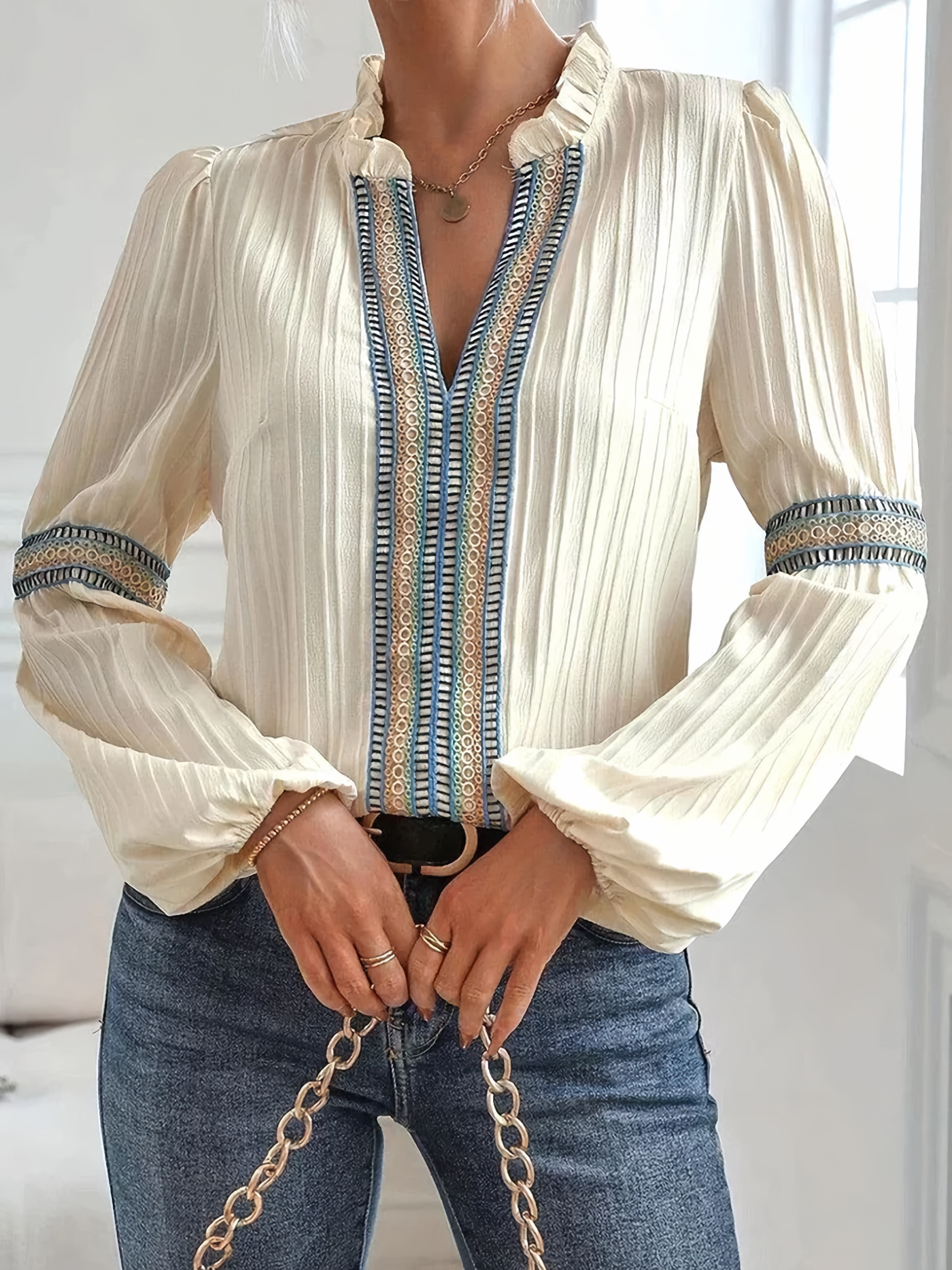 Valerie | Super elegant blouse with a V-neck