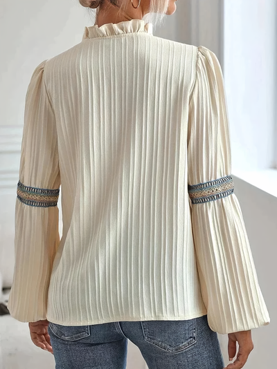 Valerie | Super elegant blouse with a V-neck