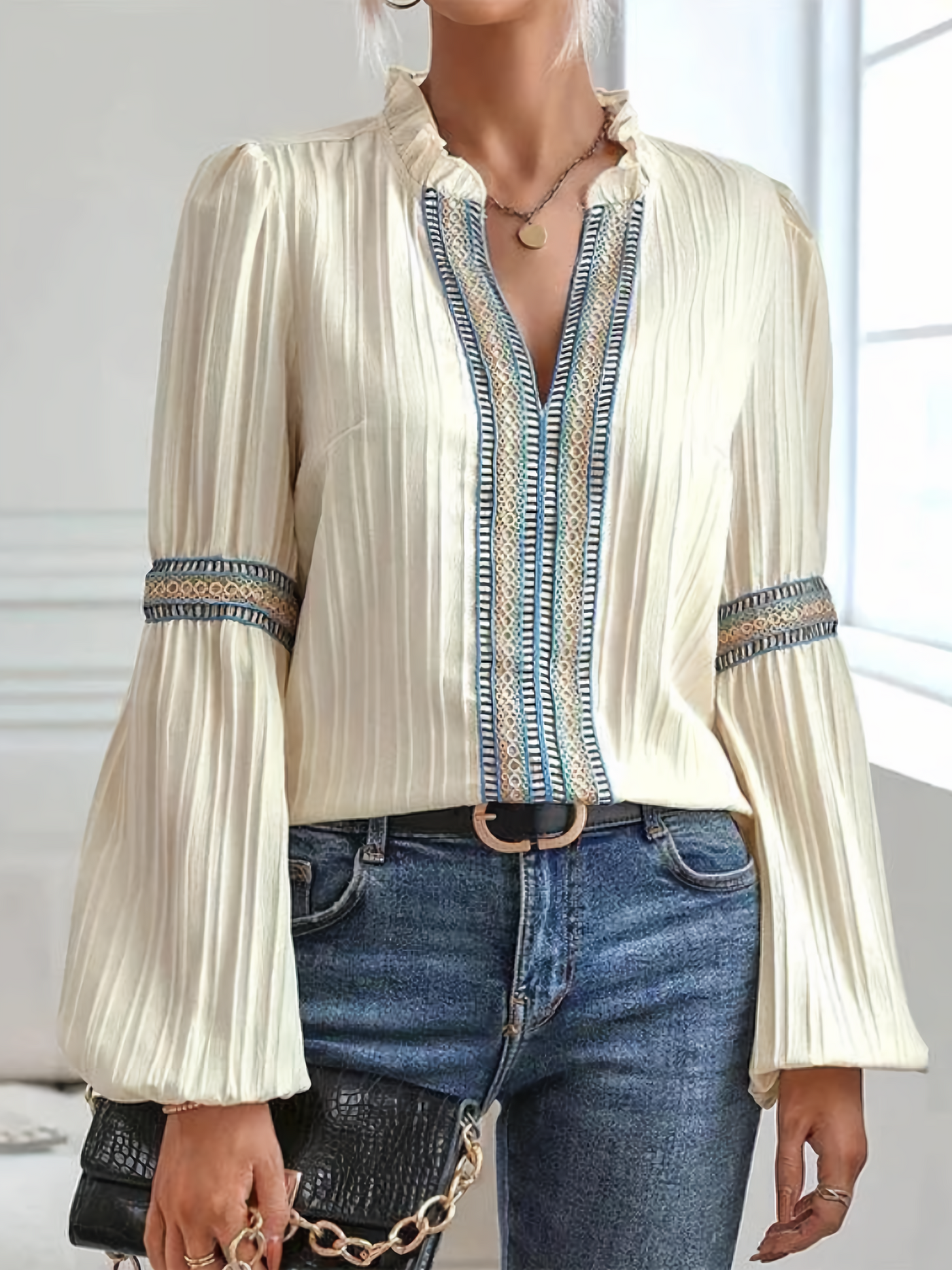 Valerie | Super elegant blouse with a V-neck