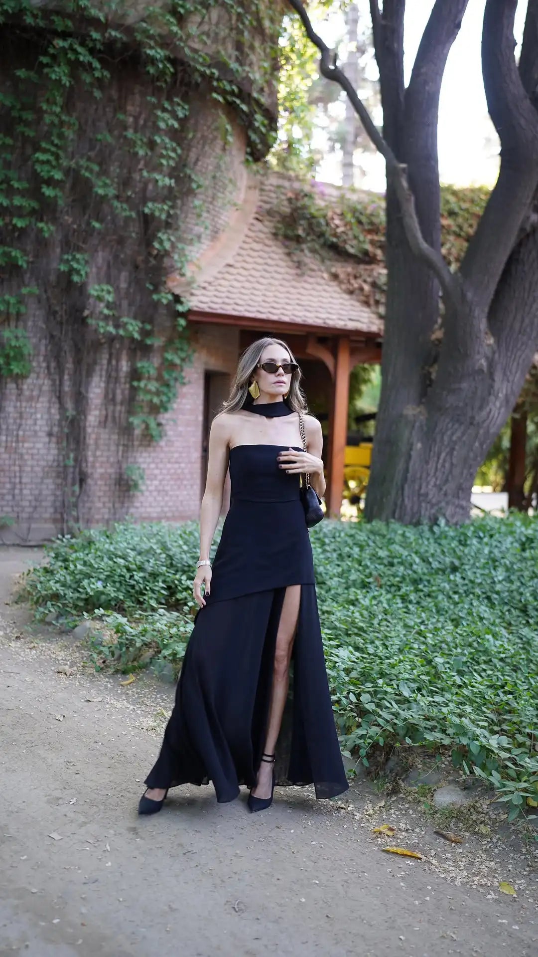 Georgia | Elegant Low Gown
