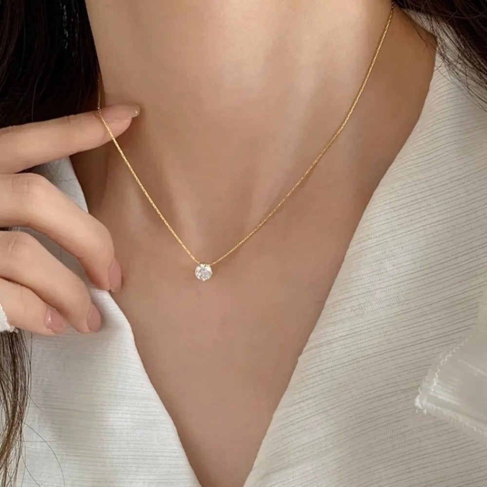 Moissanite Stone Necklace Cléa