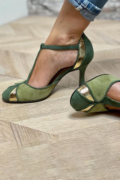 Alona™ | Drape neck petals with T-shaped strap and closed toe