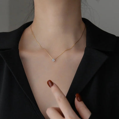 Moissanite Stone Necklace Cléa